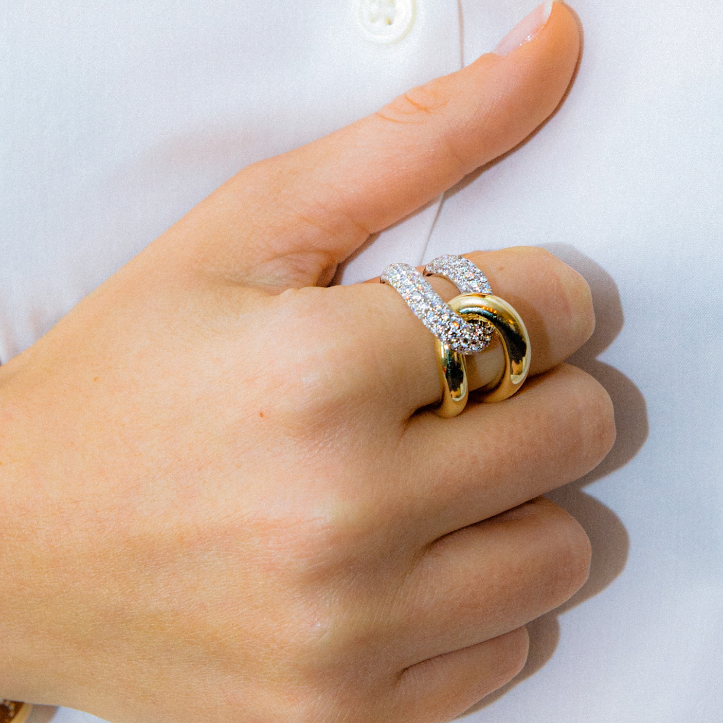 Intertwin Half White Diamond